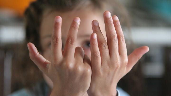 Fingers as a visual